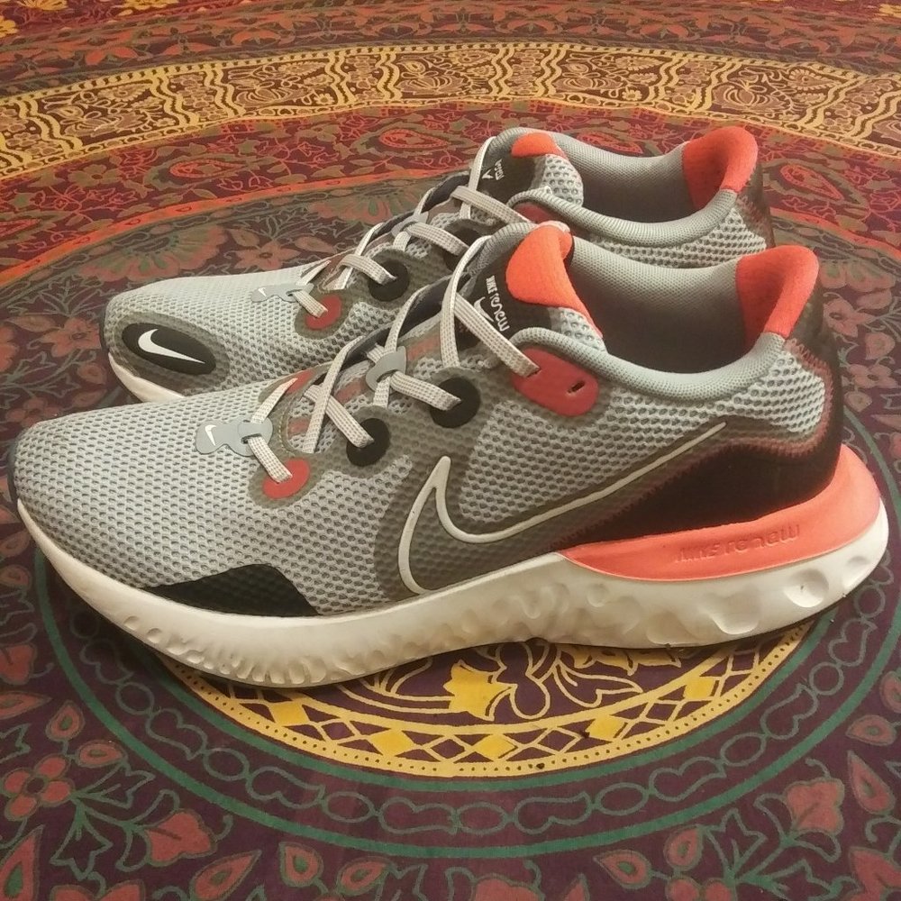Nike Renew Run 2 mens 11 grey red pink blue